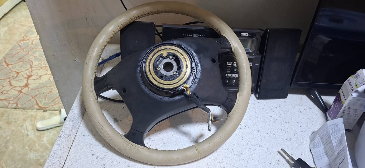 للبيع جاهز وشغال هوه الشريط السعر ٦٠ للتواصل على الرقم *********** بي واتساب
