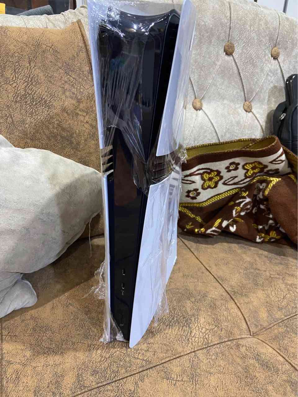 PlayStation 5 Pro

دەسی دوو زۆر پاکە بی کێشیە کامل ئەشیا بیلادی وەک نوێ وایە بە زەمان

نرخ : 790$. گەیاندن بۆ هەموو شوێنیک هەیە أربيل, العراق


**إذا كنت صاحب هذا الإعلان وتريد حذفه لأي سبب، رجاءا أرسل رسالة إلى الدعم الفني**