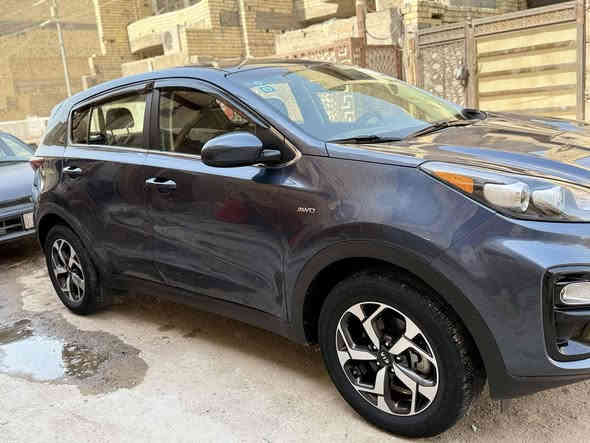 السلام عليكم ورحمه الله وبركاته 
كيا سبورتج موديل 2021 ماشية 67/ كم حادثها موضح بالصور ووالسونار هم موجود بالصور كير مكينة تبريد خير من الله صار بيها صبغ هنا بنيد ودعامية اثر شخوط يعني البجم ما بي حادث 
مكاني بغداد 
السعر 173$

***********
