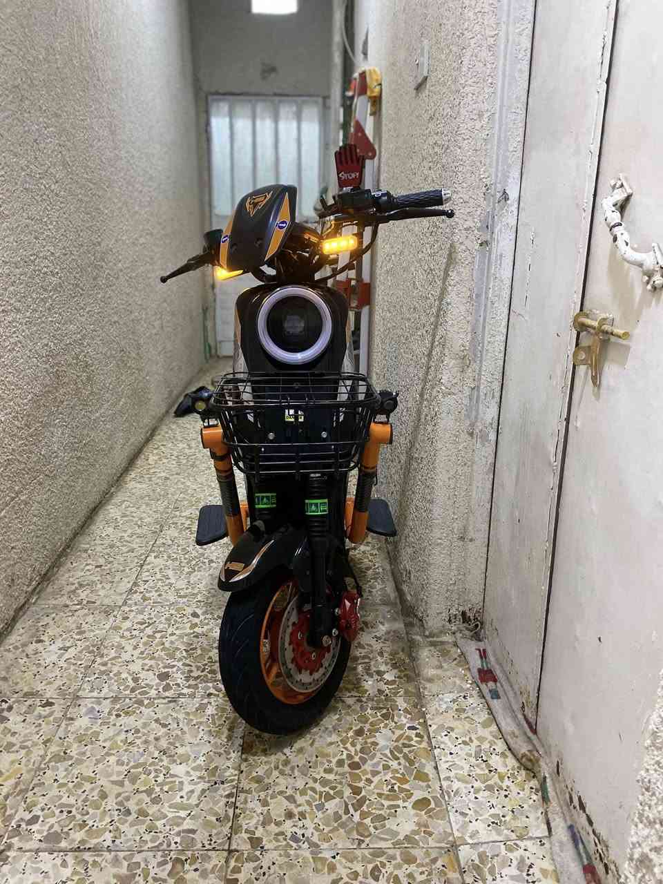 سلام عليكم دراجه البيع الدراجه جديده بطاريات بعدهن بل جيس ملف مالهه الف دراجه بلاديه سعر 450 و بيهه مجال الي يحب يراسلني عله هاذه رقم واتساب ***********
