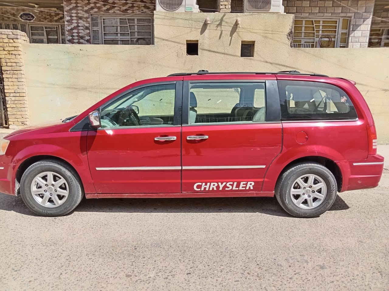 كلايسلر كرفان ٢٠١٠ كير محرك حدادية تبريد كلة جيد وشغال الأبواب والجام كهرباء بيه ٥قطع صبغ ابيع حزام السعر ١٠٥ العنوان العمارة رقم الهاتف ***********
