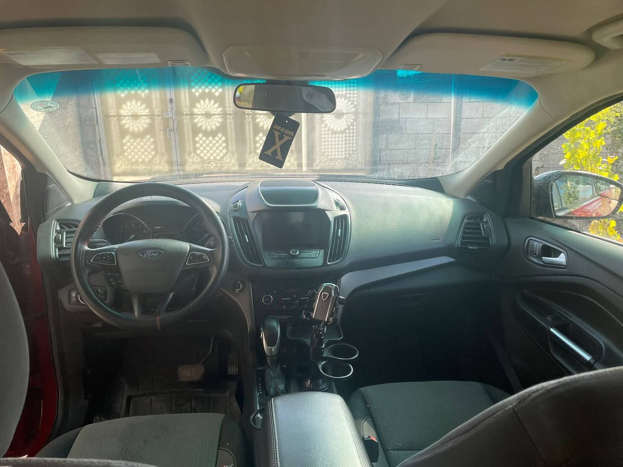 ٢٠١٩ فورد سكيب نوعية se 
ماشية ١٦٤ الف السيارة محتاجة ٢ دبل خلفي والجامة مال السايق تصعد علي الخفيف 
السيارة في حالة جيدة 
السعر ٩٥ورقه


**إذا كنت صاحب هذا الإعلان وتريد حذفه لأي سبب، رجاءا أرسل رسالة إلى الدعم الفني**