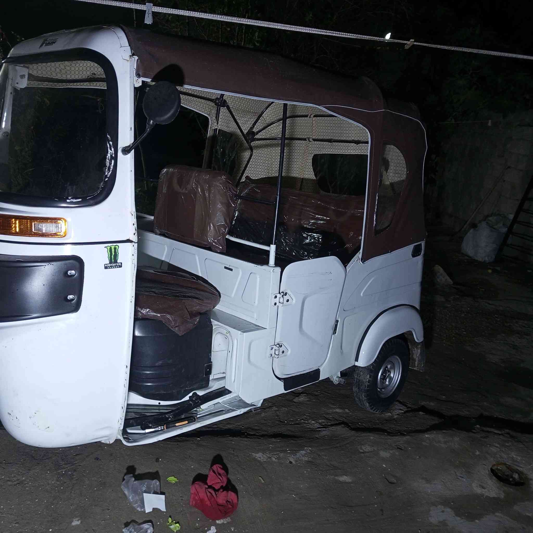 اسلام عليكم شباب تكتك موديل 22 وعشرين رقم وسنويه كدامك تجي وتكلب المكاني ابو غريب الزيتون) ***********
