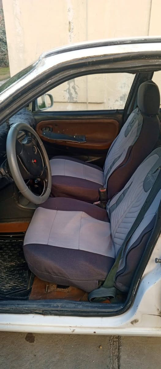 سيارة دايو سلو موديل 1996
السعر 25 ورقة وبيها مجال..
التواصل على على رقمي ***********
