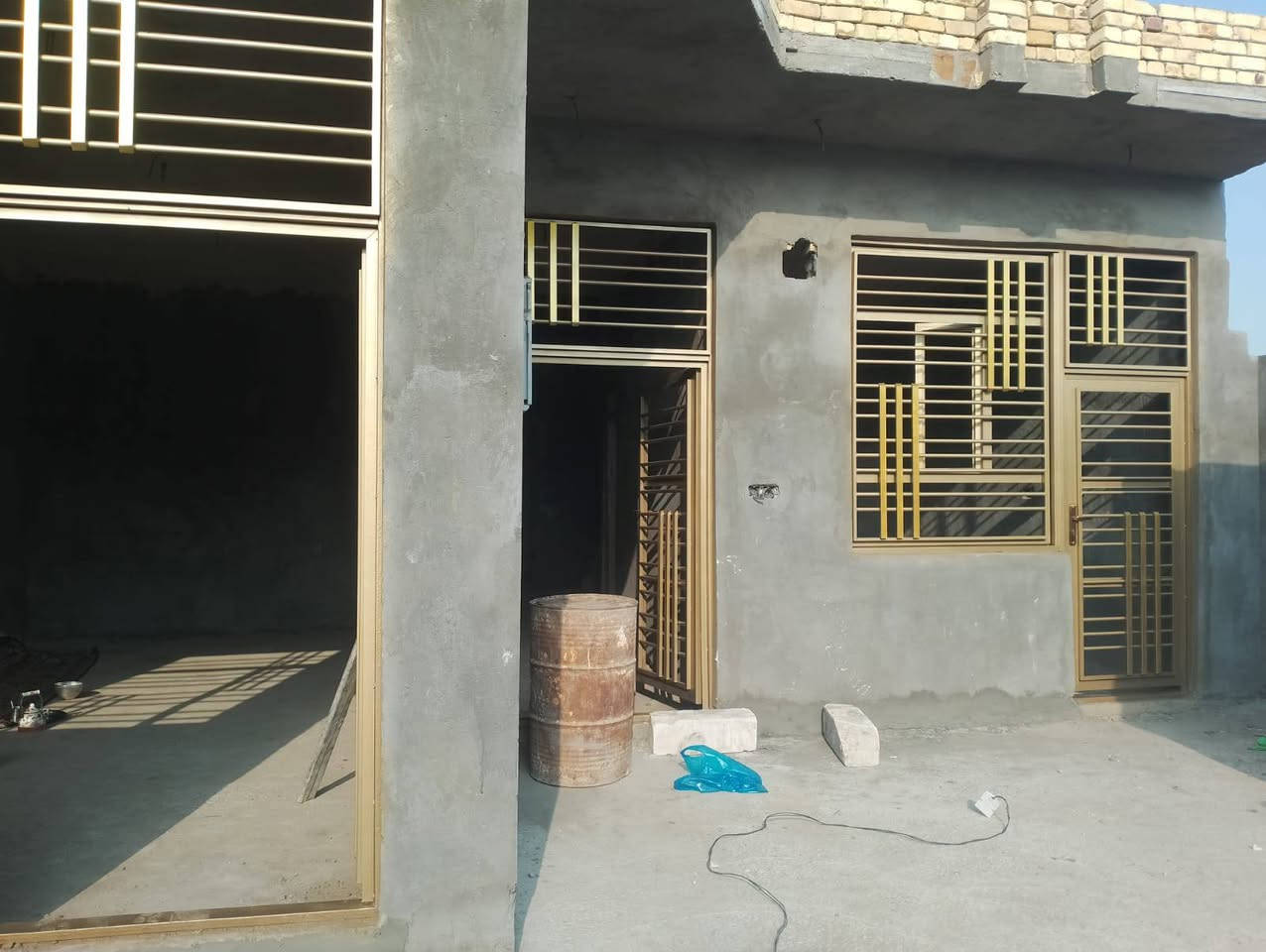 صباغ أبواب وشبابيك بسعار مناسبه ***********
