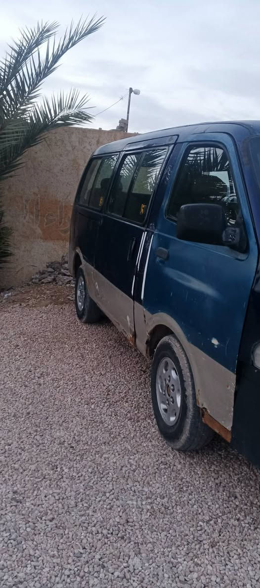 السلام عليكم 
كيه بريجو 
موديل 1996
كير محرك اكسل مكفوله 
الصدر يرادله شغل 
السياره بلاديه شواصي نضيفه 
بدون صبغ يرادله شغل حزام 
سنويه ساقطه اله شهرين 
الك مصفره هيئه وغرامات 
تحويل مباشر 
السعر 50وبيه مجال 
***********
مراوس بسياره صغيره حديث هم ترهم
