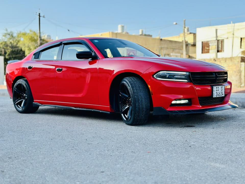 السلام عليكم للبيع
اللبيع جارجر كفالة عامة من الصبغ
چارجر موديل 21 اصل تو ويل بأإسمي 
مكينة 3.6 ماشية 45 

صور الحادث بالمنشور تبديل بنيد بلادي نفس اللون قطعة اصلية نفس الكود مال السيارة ونفس الصبغ حته بالسونار يطلع مفتوح ميطلع مبدل
 والجاملغ بي تعديل بارد بسيط جداً وحته ممبين 
كفالة عامة من الصبغ دعامية راجعة نفسها 
ممبدلة ومكفولة من الكلير والصبغ الامريكي 

كير محرك تبريد حدادية كفالة عامة استوك السيارة ع البلادي ماملعوب بيها ابد 
رقم بغداد انكليزي 

ويل نجمة حجم 20  تخم تاير تو سايز 
خلفي قياس 275 امامي قياس 245
اضافة سوادات كت كامل لايت زنون اصلللللي
غرفة بلاك توب جلد اسود كشنات حضن
تدفئة استيرن 
تدفئة جميع المقاعد الأمامية والخلفية 
وتبريد جميع المقاعد الأمامية والخلفية 
هيترات بالمري 
وذاكرة خزن ميموري لكرسي السائق
كرسي السائق والراكب تحكم كهربائي 
سبيرها وعدتها بلايلون بعدهم كتلوك الشركة بيها مامفتوح 
ابيع ع السونار وين ما يعجبك تفحص افحص 
الشراي يتصل واني بالخدمة 
مكان السيارة بغداد للاستفسار ***********
