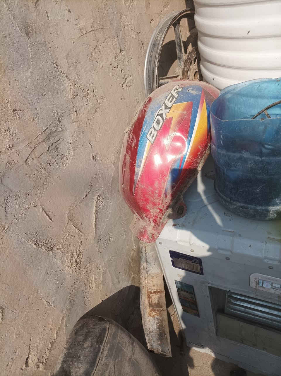 سلام عليكم بوكسر 22 اوراق الدراجه مفصخه محركها مامفتوح غراضهة كله كامله نقص دشبول وضفيره و وتخم اشاير  واكلوب امامي السعر 600 وبيهة مجال مكاني بابل لأسكندريه ***********
