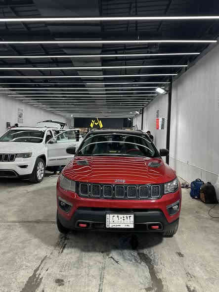السلام عليكم…للبيع‼️
Jeep Compass 2021⭐️4X4

مكينة 2.400 

فئة تريل هوك رقم بغداد تو كلر اسود واحمر
سيارة نظيفة جدآ على ايدي صار سنتين ونص 
مابيها نقص ماكو اي كلوب بدشبول مشتغل..
مواصفات فئة لتريل هوك المعروفة 

بصمة تشغيل 

بصمة ابواب وصندوق 

تحكم ستيرن

كروز سرعه

تحديد مسار

شاشه كبيرة كاربلي

رادار 

نقطه عمياء 

كشن كهرباء 

كشنات تدفئة 

أوتو ستوب

لايتات لبجم بلكامل زنون ابيض

كشنات جلد 

مرايه تعتيم تلقائي

5وضعيات قيادة

كير 9 نمر 

دفع رباعي 

تشغيل عن بعد

تبريد منفصل

سستم صوت 6 سماعات

جام اوتو

تبريد قطعتين

وبعد هواي مواصفات 

✨سيارة جاهزه ونصبتها حلوة دهن أصلي.مبدل دهن كير قبل فترة بطاريات جدد تايرات وصدر جدد بدون حادث تقريرها شغب تخريب بدون ضربه
موضح بلصور فقط بيها رشات صبغ وبارد بدون معجون ماشية 56miحقيقي وسيارة جديدة جدآ بلعافيه على لياخذها🤍

للتواصل 
*********** مكانها بغداد
