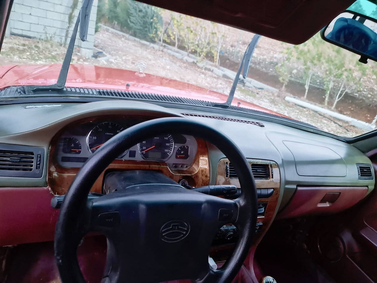 دێر مۆدێل ٢٠١١ سئ پانکە جامکارەباو سویچ کۆنترۆڵ  بێ بۆیاغ بێ کاڵ بوونەوە  یەک کارتی هەیە سەنەوی تاوەک ١٠/٢٠٣٠ نوێیە تەحویل و بەناوکردن بەشەرت سەرف و بوخاری بەشەرت تایەو ویلی لۆکە ماڵی دۆستە ٨٠ گەڵاو مەجالێک 
*********** _***********
