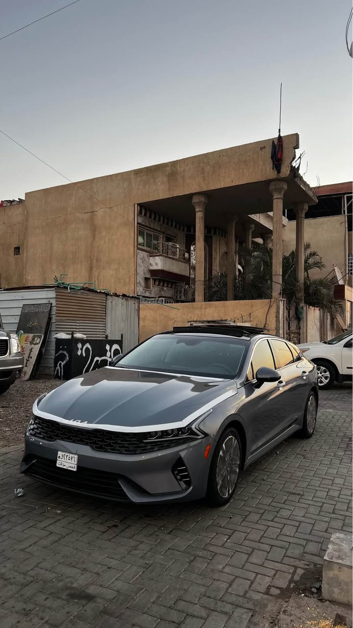 سلام عليكم k5 للبيع موديل 2024 
حادثها كما موضح بالصور فقط بنيد استبدل بقطعه اصليه نفس الون بدون دواخل بدون ايرباك سيارة حلوه وجديدة 
مواصفات فول الفول اعلا مواصفات بيها 
بنوراما 
مثبت سرعه 
تحديد مسار          ملاحظه: تكلفة الرقم 15 ورقه ربع 
      ً.                       فوكهن تجي تاخذه من عدي 
                                 

                                 رقم الهاتف : ***********
نقط عمياء 
كأمره امامي 
كامره خلفي 
تبريد قطعتين 
كشنات تدفئه تبريد
داخل خشب صاج
ويل قياس 18 
تخم تاير جديد
شاحن لاسلكي 
مقاعد جلد 
صندوك كهرباء
شاشه الحجم الكبير
عداد ليزري Singapore
