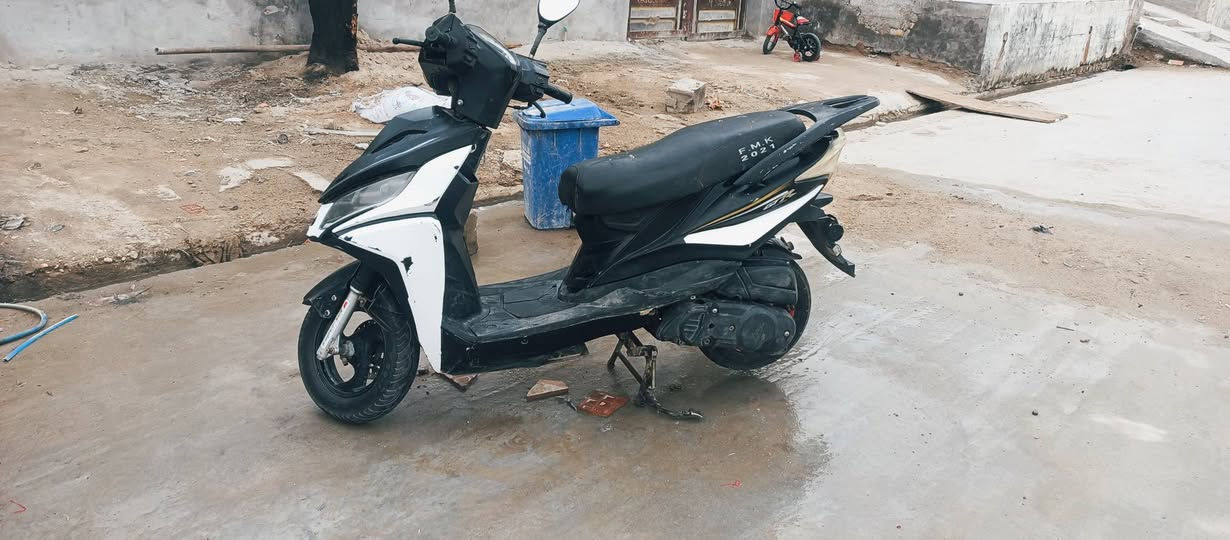 السلام عليكم دراجة سكنس شغاله كهربائية كله تشتغل سلف سعر ٢٥٠بيه مجال


**إذا كنت صاحب هذا الإعلان وتريد حذفه لأي سبب، رجاءا أرسل رسالة إلى الدعم الفني**