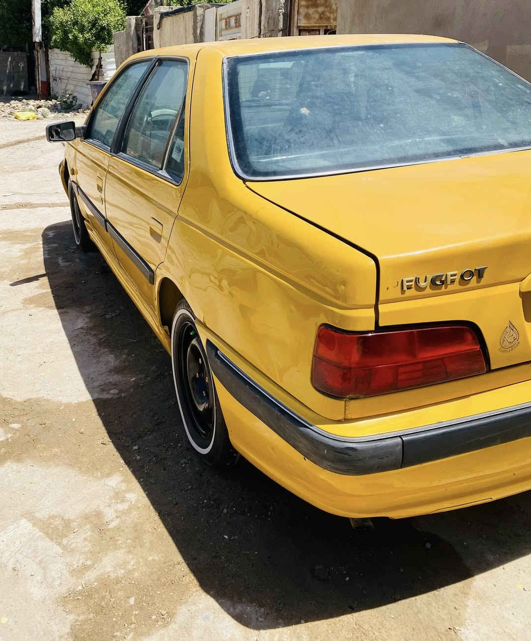 السلام عليكم شباب بيجو 15  السعر 33 وبيه مجال *********** للستفسار
