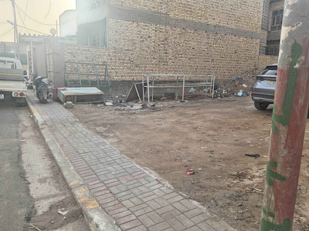 عرصه للبيع بحي الفرات قرب شركه حمورابي خامسه عرصه عن الشارع الرئسي المساحه ١٣٨ متر الوجهه ٦ متر نزال ٢٣ متر قريب على كليه الطب لمعرفه التفاصيل أكثر الإتصال الرقم ***********٩
