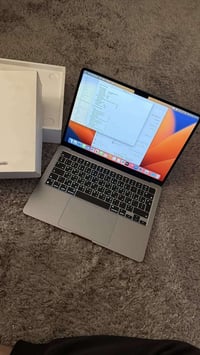 Macbook Air m2 هارد 256 GB رام 8 GB حجم 13 بطاريه 100% مشحونة 9 مرات ب...