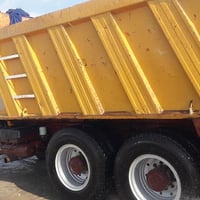 موديل ١٩٨٧ • ثلاث لوحات قلاب • مكفوله