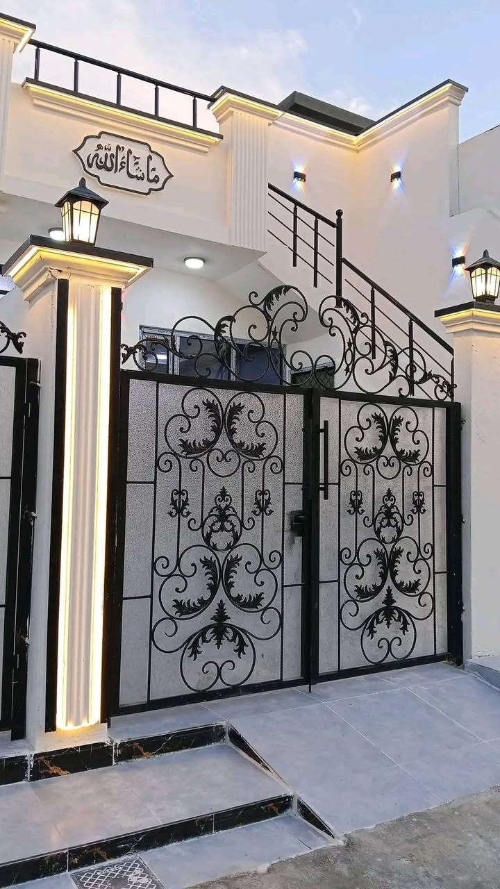 السلام عليكم سعر مناسب للبيع بيتين كل بيت مساحه 100متر جديد صفر مامسكون فول سراميك نضام تبريد مركزي واجة فلين تركي ابواب تركي عنوان كركوك حي بدر فرع لحم بعجين الماسه  السعر 39بي مجال تواصل  ***********)او ع الواتساب ***********
