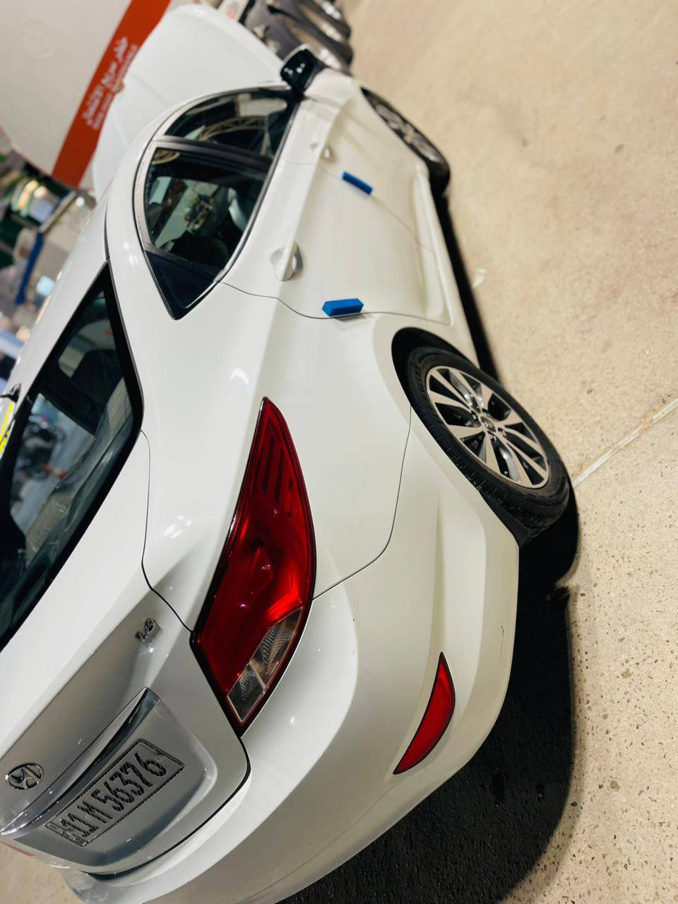 سلام عليكم عندي اكسنك موديل 16 بيهةقطعتين صبغ رقم بغداد مكاني بغداد مدينة الصدر رقم  ***********
