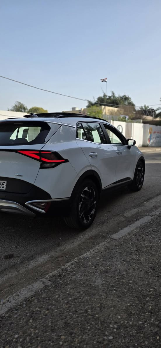 سبورتج 2023 فول مواصفات
مكفوله عام بارد صبغ تبديل خدوش رصعات كفاله عامه من كلشي كير مكينه بشرط  
سياره ماشيه 22
رقم اربيل جديد  هزه سنويه رقم جديد 
مواصفات بانروما 
بصمه 
جنطه كهرباء 
كشنات كهرباء 
شفتات مقود 
شاشه داخليه 
حساسات امامي خلفي 
تشغيل عن بعد 
ترحيب + مري شفط 
تدفئه كشنات + مقود 
كامره خلفيه 
لدات امامي خلفي 
ويل 19 بلادي 
سياره فول مواصفات للاخير 

وجديده جداً من كلشي حته رصعات وشخوط مابيها السياره 

سعر  225 بيها مجال 
مكان بغداد 
***********
