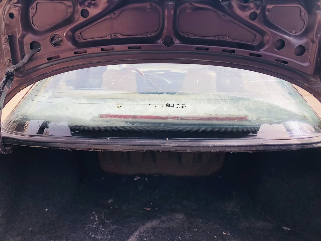 رقم بغداد دولي
محرك وكير خير من الله 
كهربائيات شغاله  دوشمه 
جامه اماميه جديده دعاميه جديده 
فرممات بلاديه 
سياره  بلاديه مال جناي 
السعر ٣٣ وبيها مجال 
المكان ديالى هبهب 
***********
