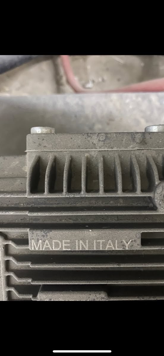 غراض للبيع استخدام شهر فقط وكلة اصلي ماعندي شي صيني !
ماعندك كلمة لتخابرني وتواعد وتخلف بالوعد 
تفاصيل اقراهن واتصل ابيع شلع 
١-مضخة ٢٠٠ بار اصلي محرك ايطالي وملف نحاس ١٠٠٪؜ وشهر مشتغلة.
٢-كمبريسر ٢٢٠لتر اوتوسان اصلي .
٣-ضاغطة رغوة اصلية ماركة .
٤- مكنسة كهرباء اصلي ( دبل ماطور)
سعرهن شلع وقفل بدون عملة 
مليون و٢٠٠ الف 🔐 
مكاني تكريت 
***********
