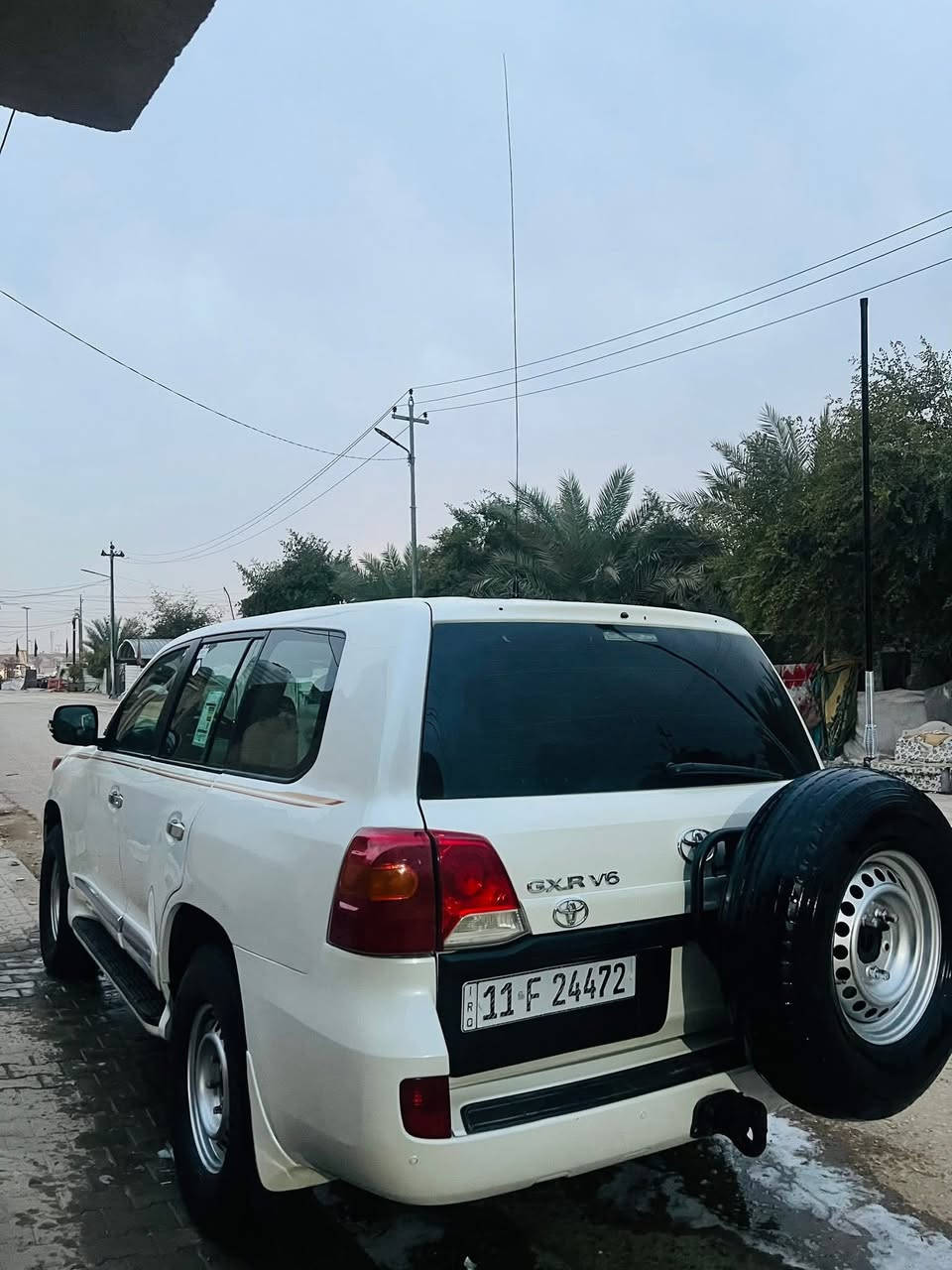 سلام عليكم
_____________________

 للبيع  لاندكروز

سنه الصنع2011

سعر 240 وبيها مجال للشراي 

التفاصيل ول موصفات

محرك6سلندر  بلادي كفاله

فول مواصفات 1/1 

بصمة ابواب وبصمة تشغيل

تشغيل عن بعد 

فتحة سقف

كشنات خزن 

كشنات جلد تدفئه تبريد بلاد

كشنات خلفيه كهرباء

منضومه زنون 

عداد ليزري

5بصمات

طفايه

جنطه كهرباء شفط

رادار امامي 

لد امامي

اشاير بلمري 

غاز بانزين سياره

ثلاجه 

حساس امامي 

حساس خلفي

كامرات 360درجه  

كير عادي سياره جديد
 محرك جديد
وحداديه جديده 
وكهربائي كلها جاهزه 

السياره مصبوغه عام 
راسلني ادزلك سوناره

سياره كلش حلوه 

ورقمها  بغداد الدولي تحويل ثاني يوم 

عنوان نجف لاشرف 

اتصال وخادم***********
