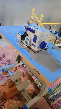 ماكينة اوفر • جديدة ما مستعملة • سنغافورة