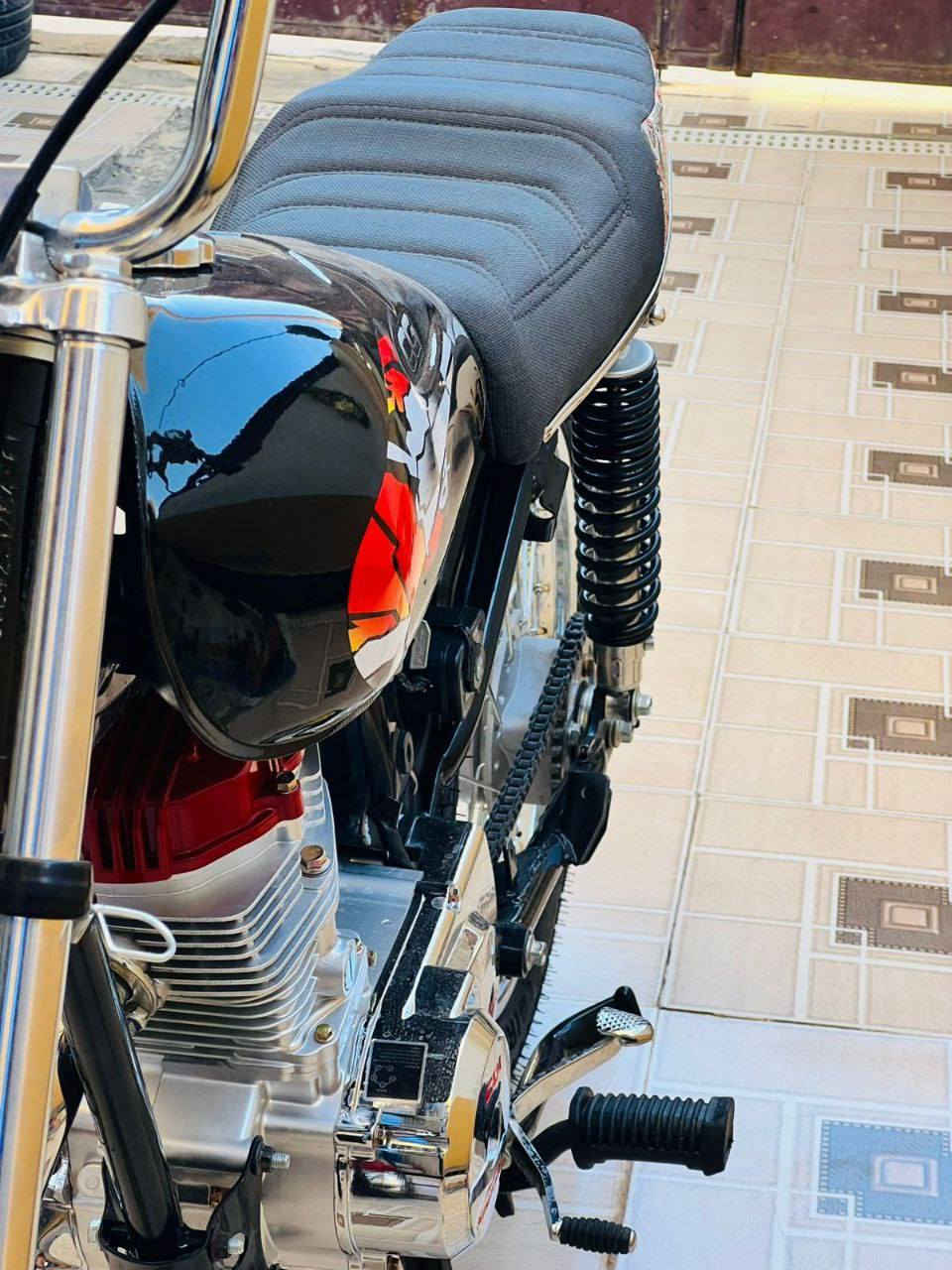 سلام عليكم. للبيع شاصي وتعميره 25 صارلي شهرين من عمرتها اوراق سكنر مكاني كوفه  هـ ***********
