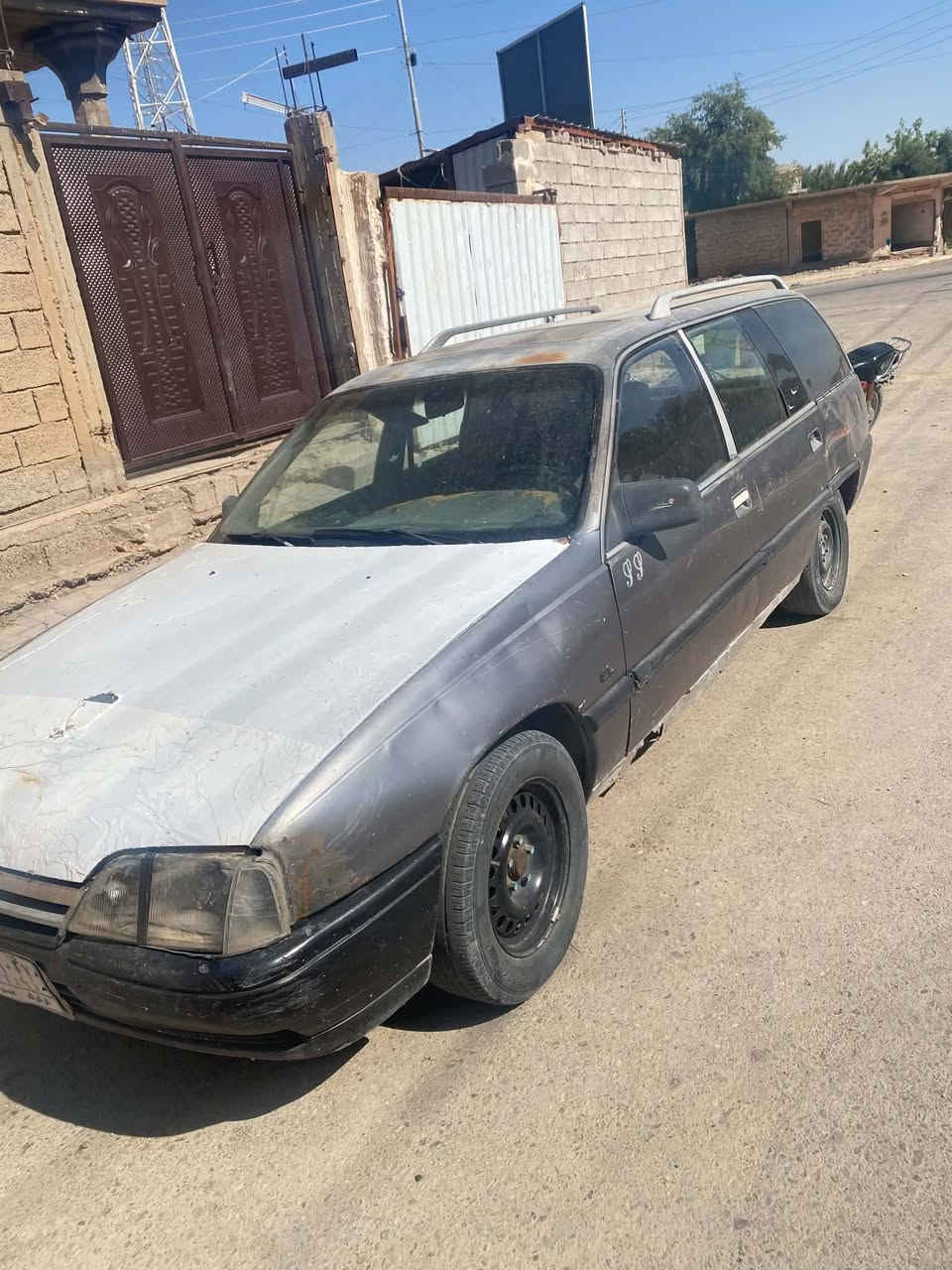 سلام عليكم مكلف لل نشر سياره هوميكه موديل 89رقم كركوك الي يرد خلي يخابر عل رقم رقم صاحبه ‏‪0772 735 3760‬‏ سعر 15بي مجال لل طيبين
