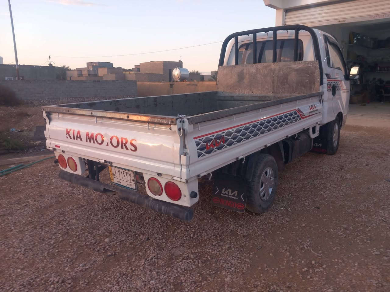 السلام عليكم اخوان سياره البيع موديل 2015 رقم الانبار تحويل مباشر سياره جاهزه مكفوله كفاله عامه عده بوري مقوي سعر 105 وبيهه مجال بسيط عنوان الانبار رمادي جزيره الخالديه ***********
