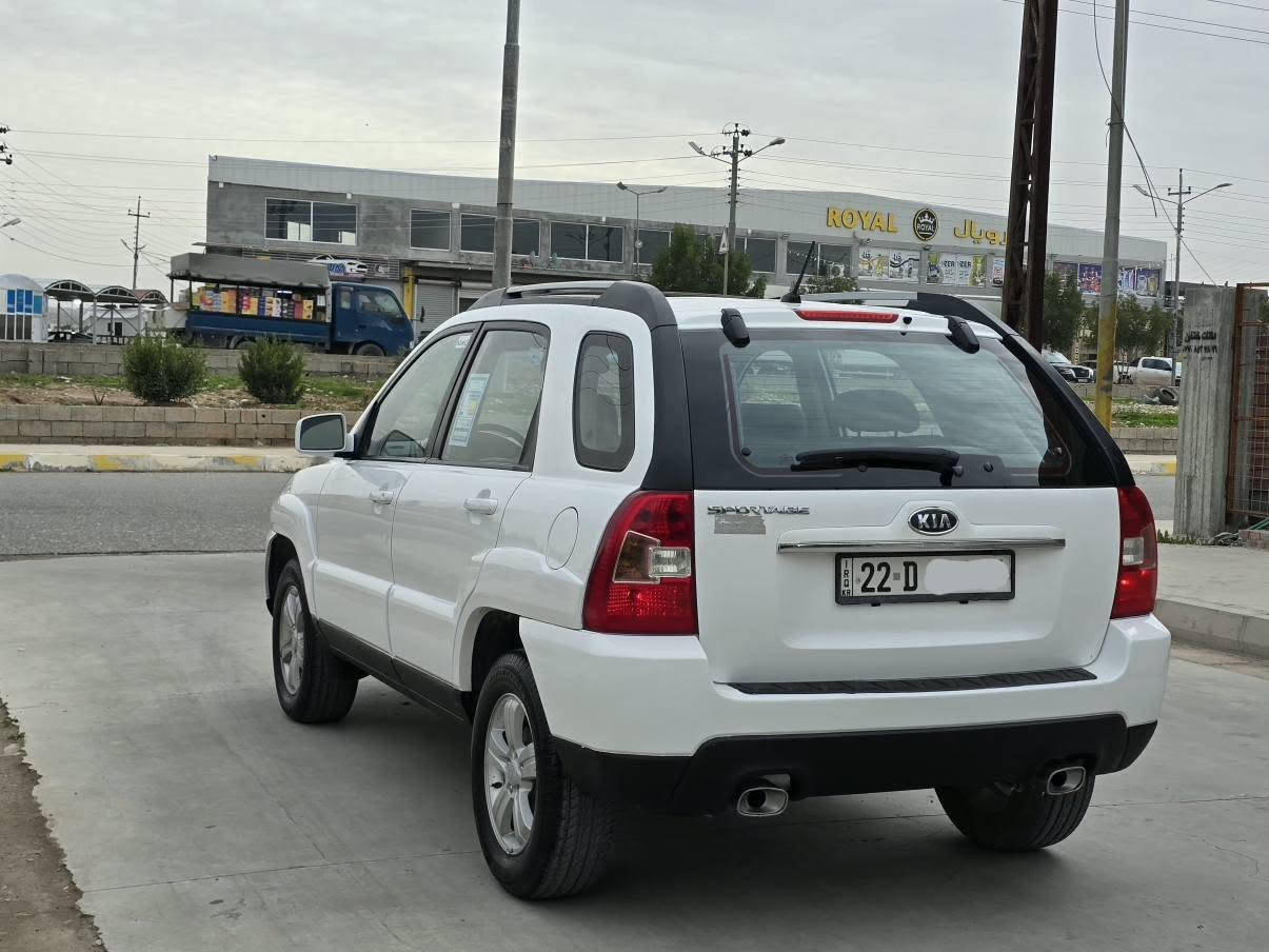 سلام عليكم
كيا سبورتج 2009 خليجي فول مواصفات ✅
سياره استلام من الشركه على ايد واحد و جديده كلش
رقم اربيل الدولي هزه وسنويه لغاية 2030 مجدد
محرك 2000 دووش ماشيه 180 الف حقيقي 
سياره مكفوله بدون ضربة بدون تبديل 
فقط بيهه شبرين كارت بسيط فقط

سياره فول مواصفات 
سقف سلايت + شاشه و كامره خلفيه + داخل عسلي و صاج
ويلكب 5 بلادي + حساسات خلفيه 
تخم تاير جديد - صدر امامي خلفي كله جديد 
وياهه 3 سويجات مال شركه 
سياره مال جناي و جاهزه و بسعر مناسب 124 ورقه 
عنوان ديالى - خانقين
*********** خناقين, ديالى
