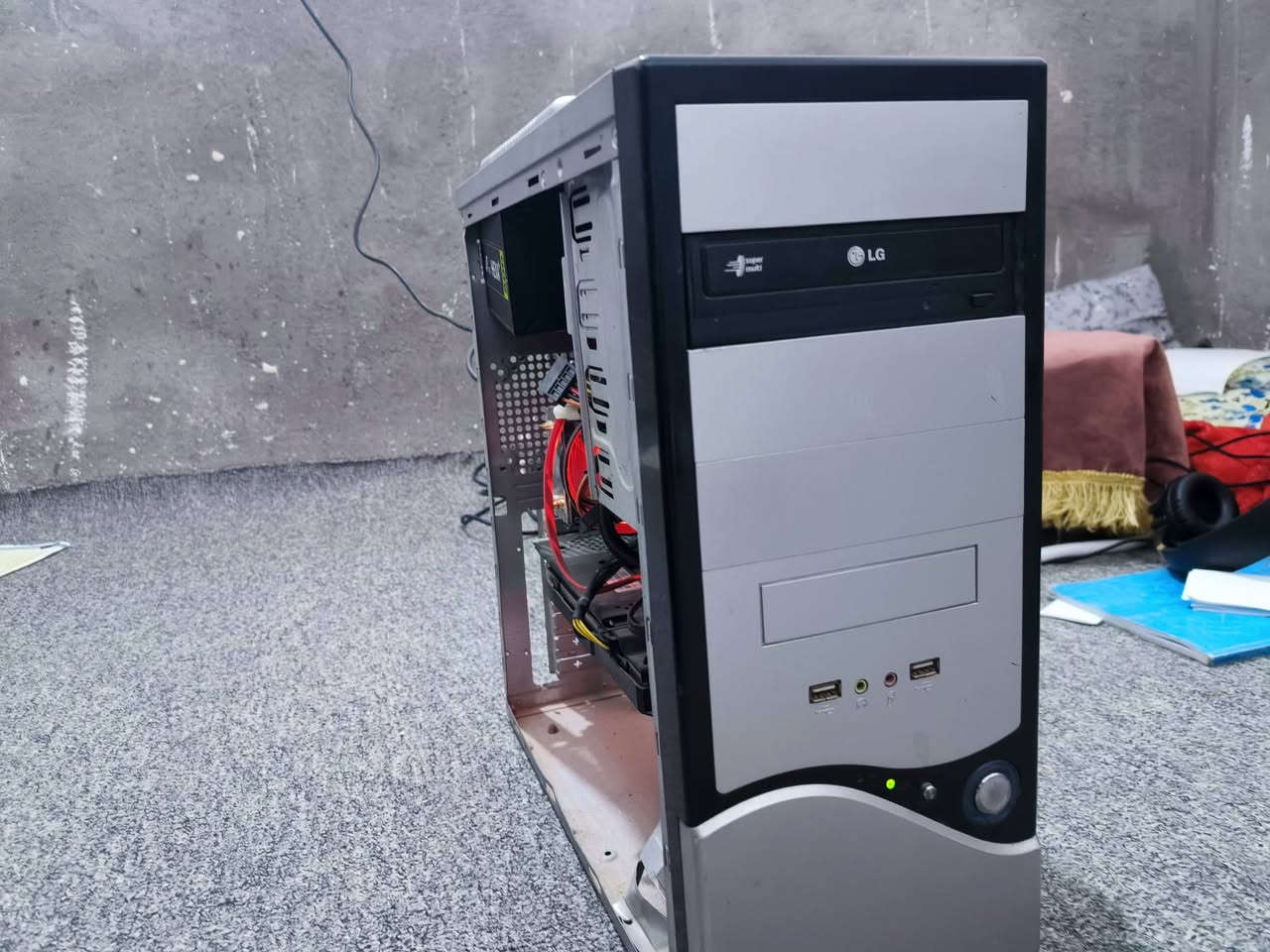 ​🖥️ مواصفات البيسي:
المعالج: [  v4 2480  Intel Xeon e5]
​كارت الشاشة: [ AMD Radeon RX 580 8GB]
​الرام:[ 16 جيجا]
​اللوحة الأم (المذربورد): [ Machinist X99-RS9]
​التخزين: [ hhd 160 g(ssd 128 g)]
​النظام: ويندوز جوست ١٠ برو.
​الكيس والباور سبلاي[الكيس كيس اقتصادي والباور سبلاي ٥٠٠ واط]
​🎒 الملحقات ():
​[ماوس قيمنق hoco.، كيبورد ريد دراغون بلو سوج ، جويستك كيم سير k1 ]

​المكان: [ ذي قار / الناصرية]
​السعر: [300 ألف]
للاستفسار والشراء تواصل على هذة الرقم (***********)
