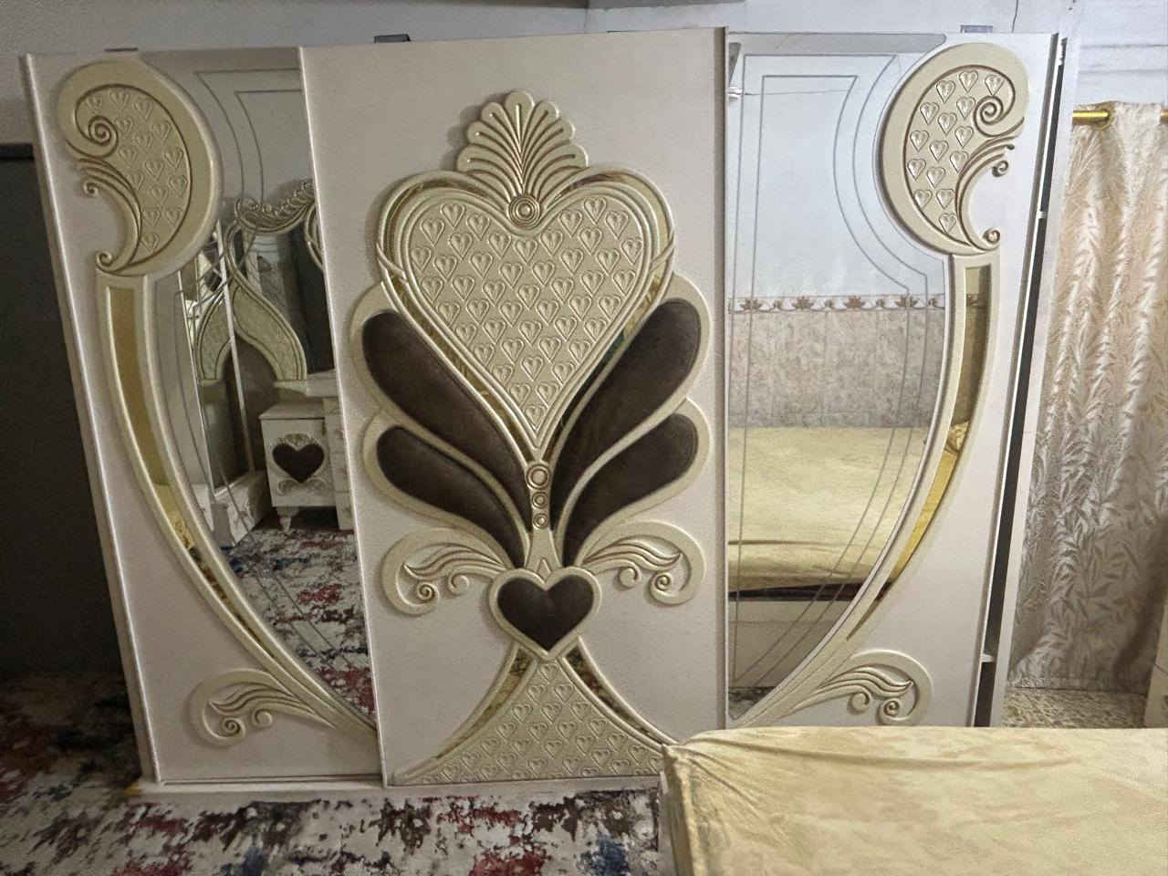 للبيع غرفه نوم تركيه جديده مع الملحق السعر ٧٥٠ للاستفسار ***********
