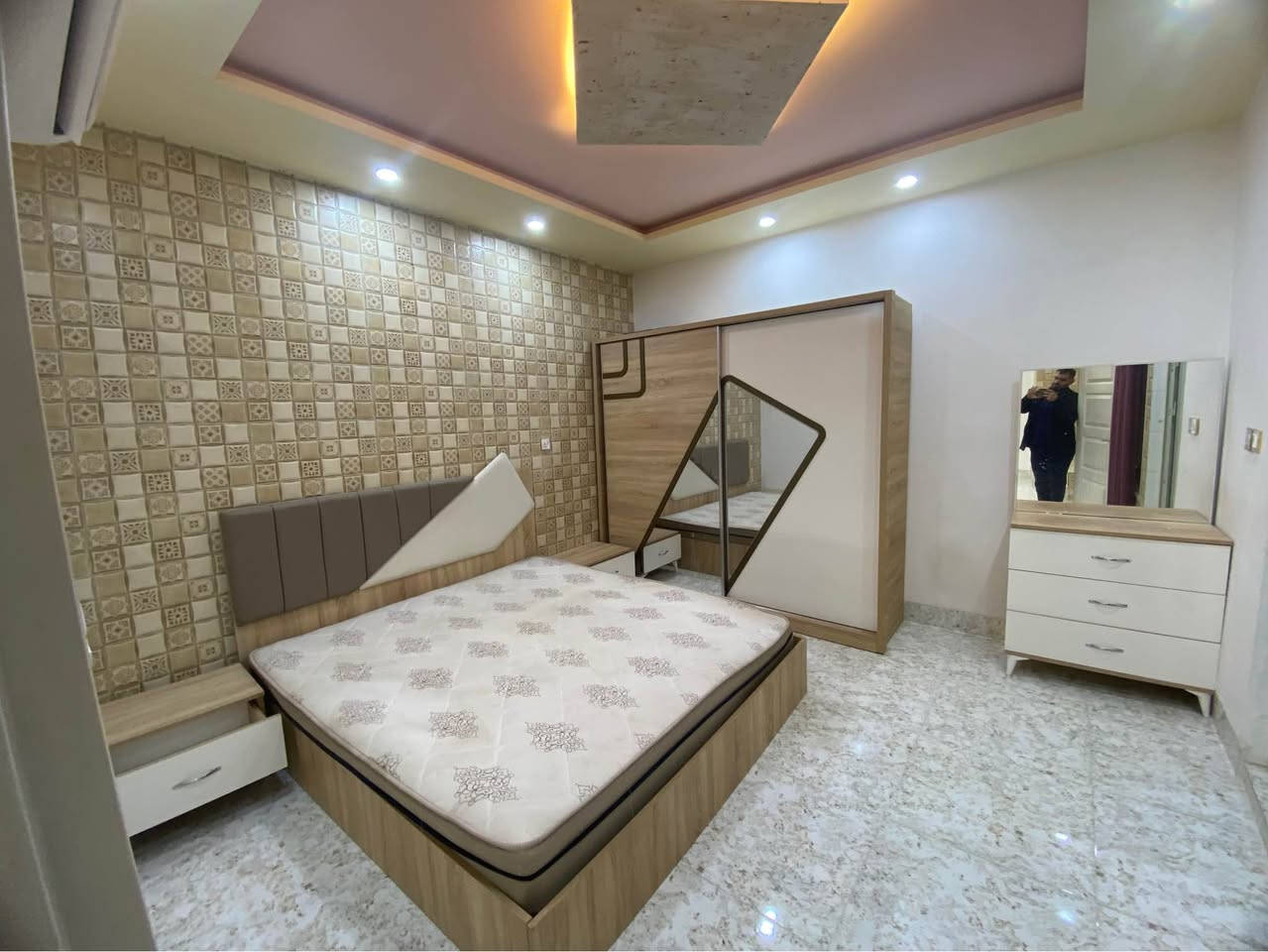 گەڕەک ئاری ١١٣م روکن بەرامبەر باخچە بەناوماڵەوە بۆفرۆشتن
.
اربيل منطقة اري ١١٣م روكن مقابل حديقة
 مع اثاث للبيع
.
.***********واتساب
***********.
اري طاهر
عقارات مەلەك تاج اربيل
.
‏‪#Ari_tahir‬ #اري_طاهر #ملك_تاج_اربيل #مەلەک_تاج_ئەربیل #Malak_Taj_Erbil #Erbil أربيل, العراق
