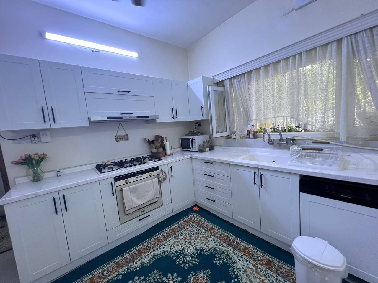 كاونتر خشب درجة اولى فول كوالتي مابيها اي عيب للبيع كركوك
كاونتةرى دارى دةستكرد بةبى هيج عةيبيك بو فروشتن زور پاك و خاوين و بى كيشةيه لةكةركوك


**إذا كنت صاحب هذا الإعلان وتريد حذفه لأي سبب، رجاءا أرسل رسالة إلى الدعم الفني**