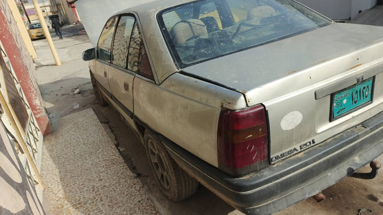 سياره اوميگا للبيع گير توماتيك كاربون بانزين بيها شرعيها موجود ويحول حجم 20        سعرها 14 ورقا 
***********
