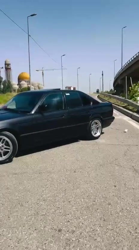 BMW525بدون صبغ بدون ضرر كير  ومكينا شرط تبريد ثلج موديل90 كير عادي السعر57 او بيها مجال حك الجيه مكلف بالنشر رقم صاحبها ***********
