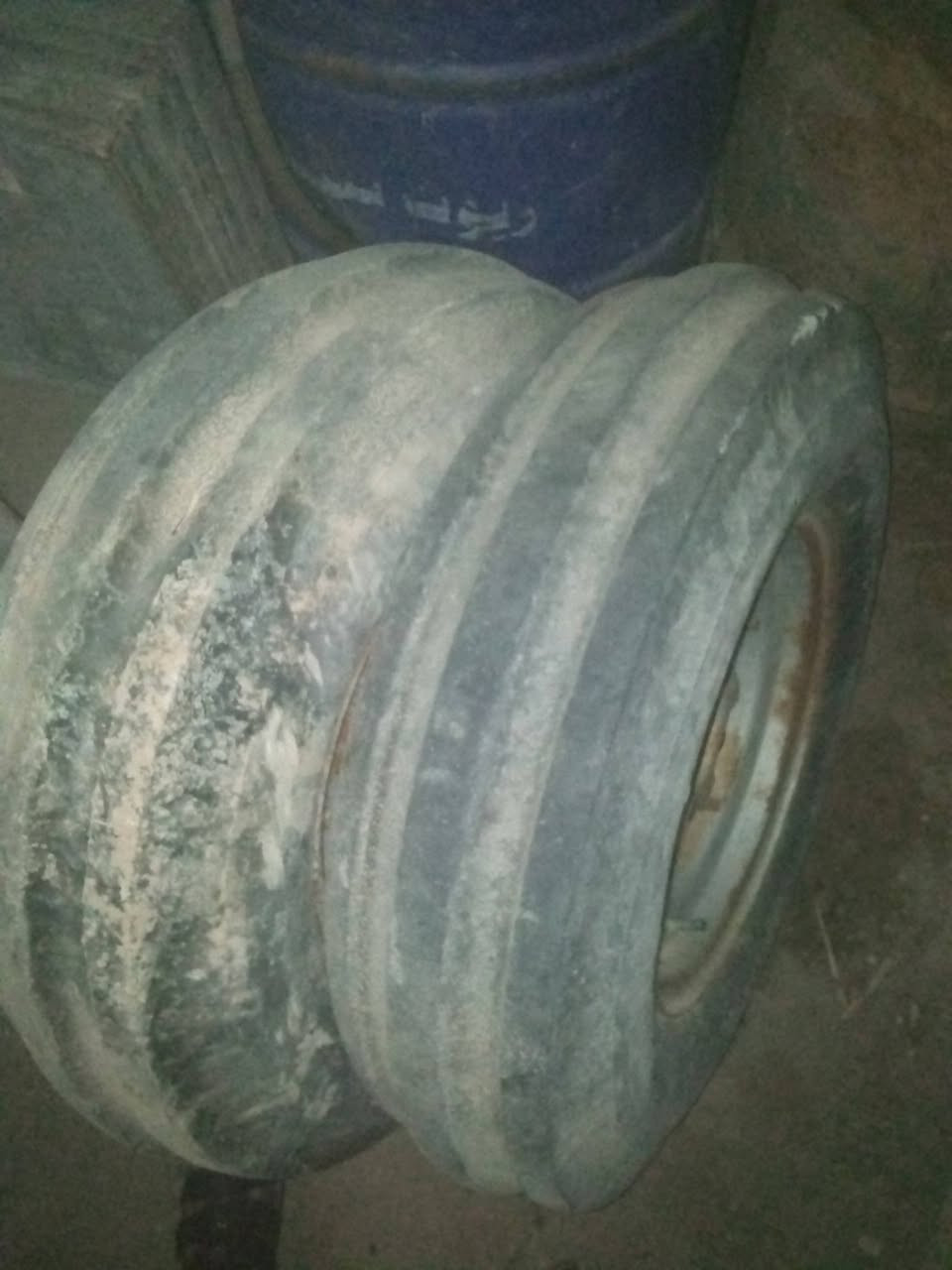 بسم الله الرحمن الرحيم  سلام عليكم  للبيع صدر مكينه ايراني نضيف مكان الانبار شراي يتصل او يراسل وتساب ***********
