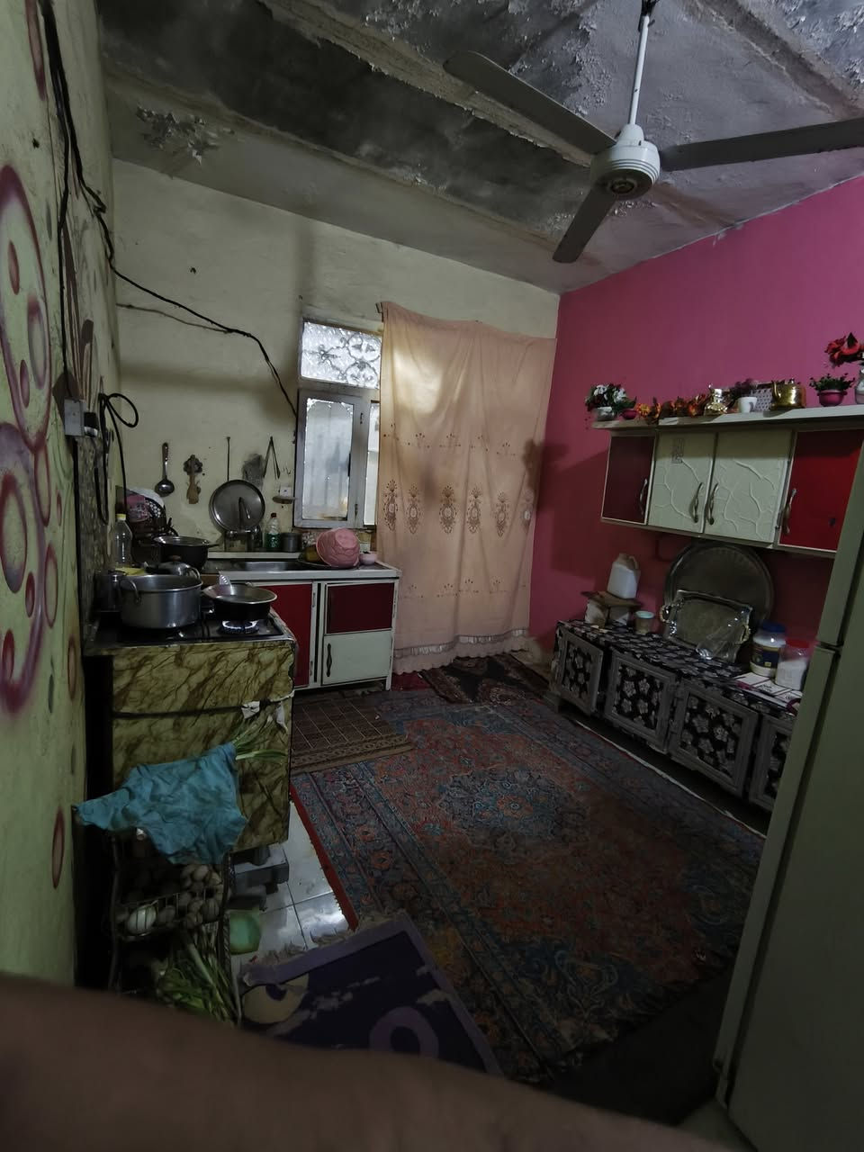 سلام عليكم بيت للبيع زراعي سند25 الماجديه سيد جميل شارع 20 مساحت البيت 150م بناء البيت كله طابوك بس الستاره بلوك الاستفسار ع *********** متواجد واتساب
