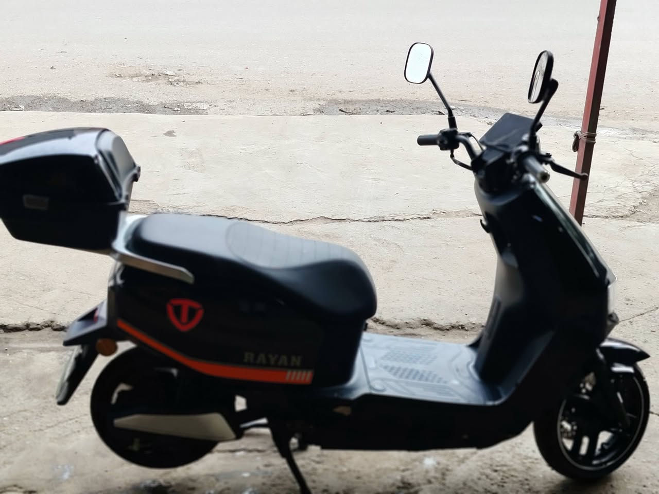 دراجه شحن للبيع  لعدم الاستخدام  ريان الثقيل  بصمه عنبر ابريك  تشتغل عن بعد   وصور  موجوده والي ايحب  يتصل ***********  بي وتساب وسعر ٨٠٠ وبي مجال قليل  سرعتها ٧٥  بطاريات ابحاله جيده
