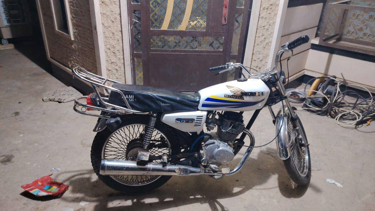 سلام عليكم دراجة سيفان جمسة كير المديل 2081 العنوان كنعان السعر 350 وبيها مجال ‏‏‪***********‬‏
