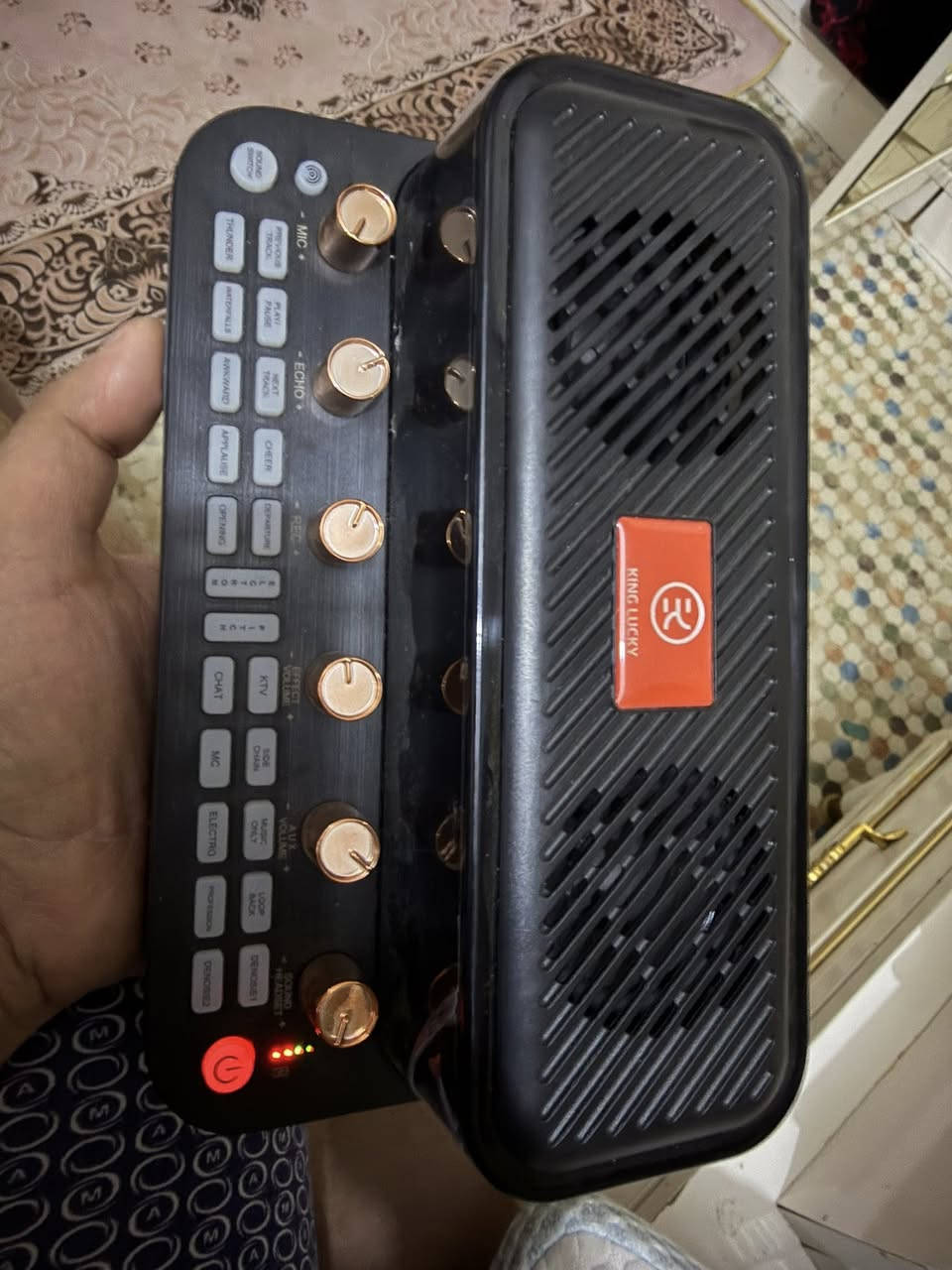 مضخم صوت ومكسر مع مايكات عددد2 وفيش وياا وحزام وصوته نقي وقوي كلش وبي تغير اصوات خلي سعرك وبلعافيه عليك


**إذا كنت صاحب هذا الإعلان وتريد حذفه لأي سبب، رجاءا أرسل رسالة إلى الدعم الفني**