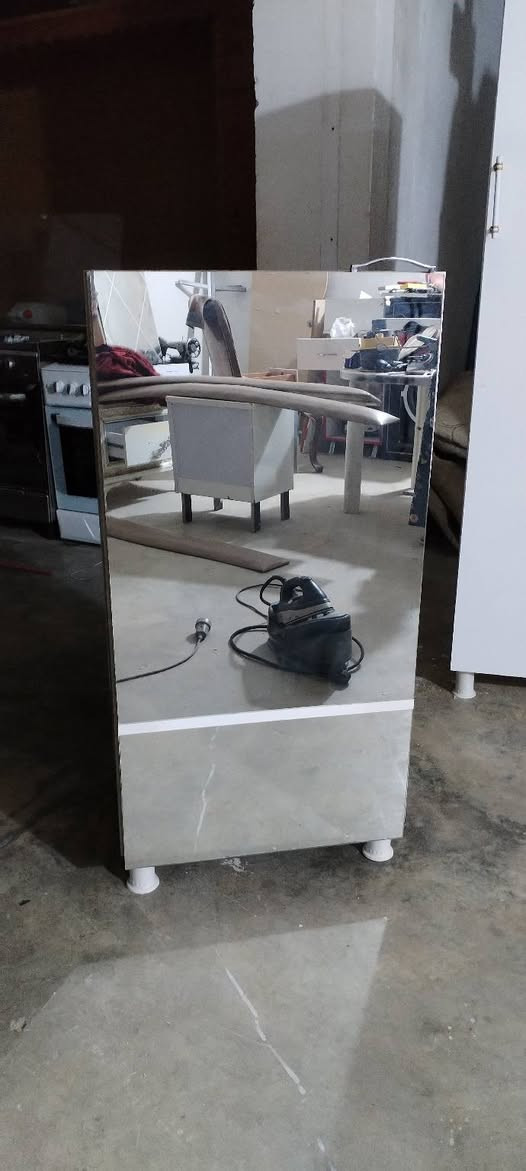 دۆلابی پێش ئاوێنە لۆک نرخی کۆتای 50 .حاجیاوا
***********
