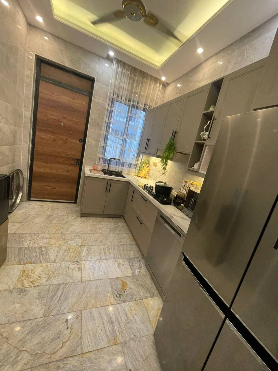 السلام عليكم بيت البيع طابو زراعي سند٢٥المساحه ١٠٠م الواجهة ٧ عددالغرف ٣سويت  عنوان الدوره مقابل ابوطيارة شارع الجنابي خلف جامعة الفرابي اتصال***********
