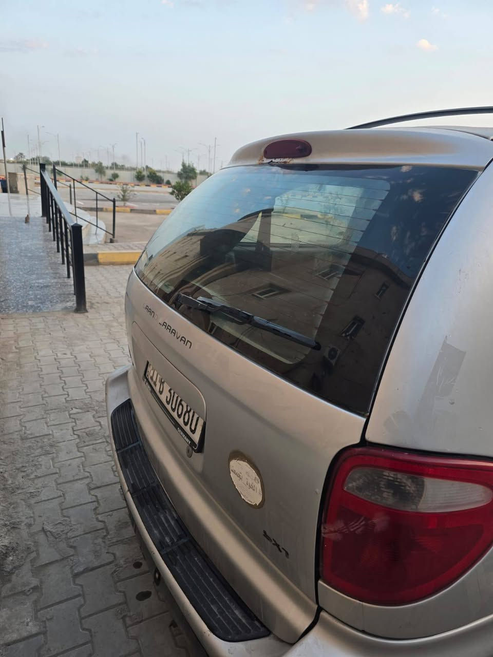 دوج كرفان2007
نظافه الغرفه 80٪؜ 
تبريد ثلالث قطع شغال ثلج❄
محرك 3/800 
ابواب كهرباء 
كشن سايق كهرباء
تحكم ستيرن جهتين
تحكم مرايات كهرباء
منضومه زنون 
تخم تاير جديد كوري
منظومه بانزين جديده كامله
قاعده فيت بم جديده 
السياره مال بيت جنيه مجهزه من كلشي على الاخر كلشي بيها مضبط عيبها الوحيد الخارج بيها خياسات بسيطه وضربه بلباب موضحه بالصور 
كير ومحرك ضمان
السعر ٧٥ وبيها مجال للشراي والجناي 
سنويه جديده باسمي تحويل ثاني يوم
المكان بصره شط العرب
*********** @إشارة
