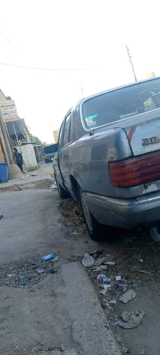 السلام عليكم مارسيدس رئاسي 300 نضيفه بس الجنطه كما موضح ب الصورة تحويل ومابيها اي نقص مكينه 2500 كير جدد السعر ٢٠ *********** فقط واتساب مستعجل
