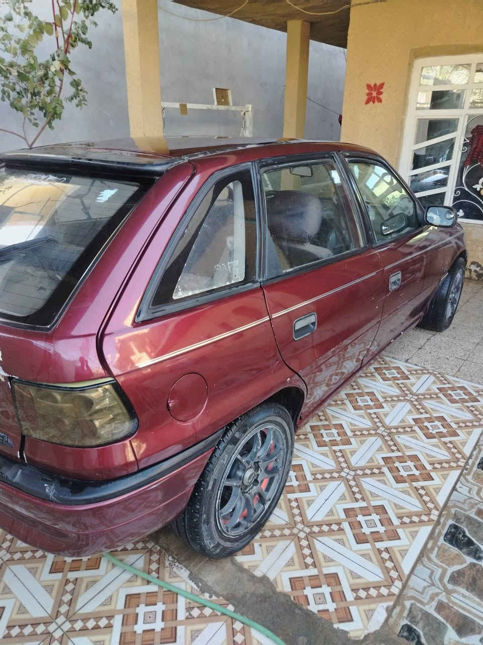 اوبل استرا ١٩٩٢ مكينه كير محرك كشر بحاله جيد جدا رقم انكليزي ديالى بسمي سنويه لل ٢٠٢٩ السيارة الوحيدة ماحطيت عليهه كلشي شغل ومشي السعر ٣٥ وبيهه مجال قليل للطيبين رقمي *********** و ***********
