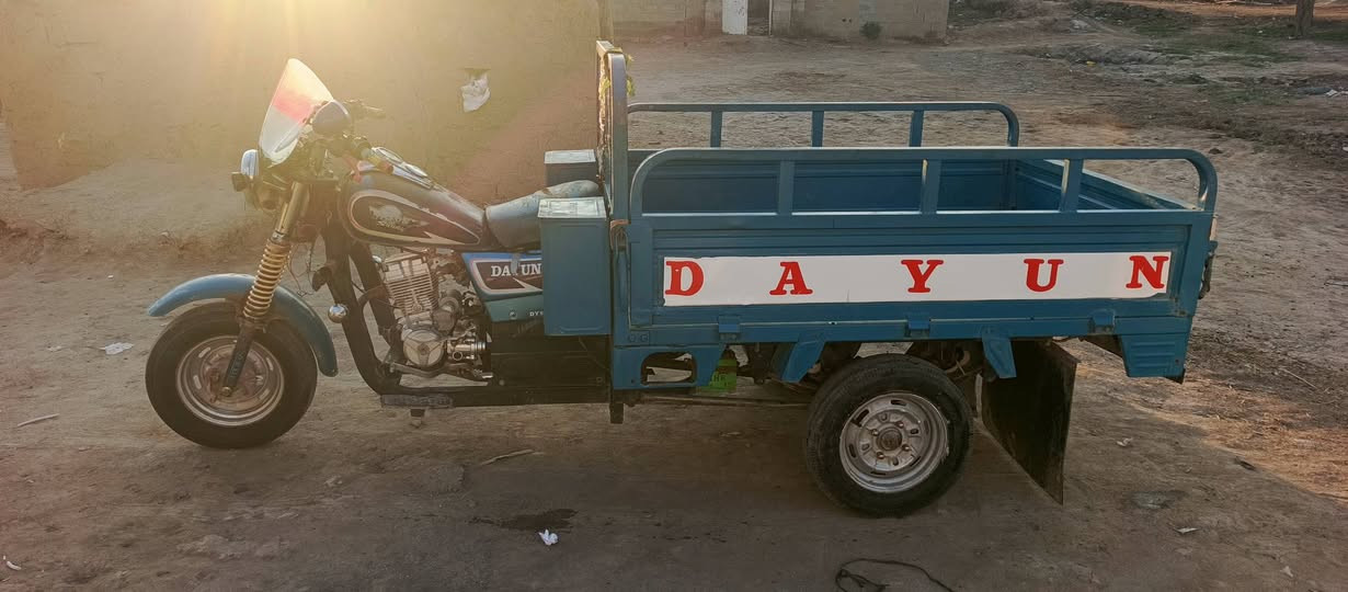 سلام عليكم ورحمة وبركاته  ستوته البيع مديل 2016اوراق  
 نضيفه محرك  ما مفتوح   تيرات نص او نص كهربايات كله شغاله ضفيره جديده   واسط قضاء الحي.     السعر مليون 450او بيه مجال   قرب  الامام العكار  عليه السلام   ***********.   تواصل واتساب
