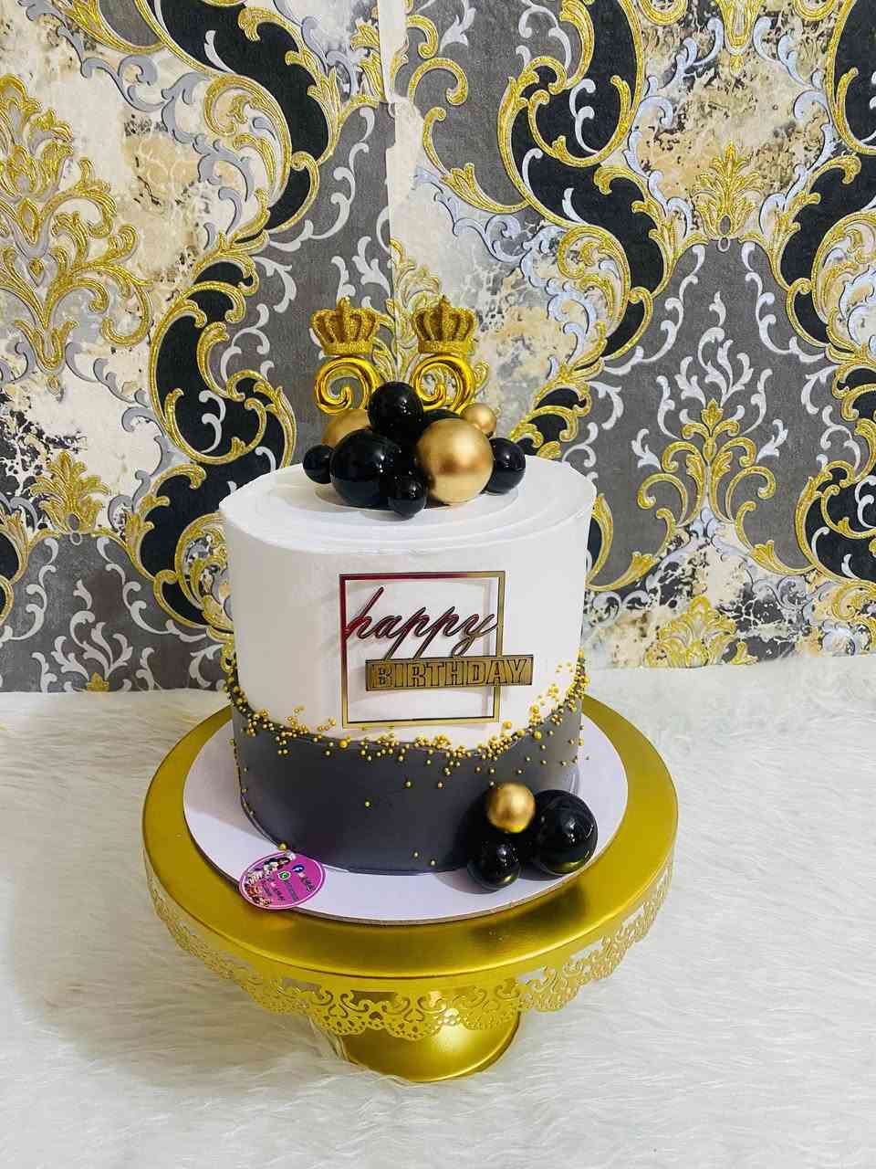 " من لا يضيف لحياتك شيئا لا تدعه يأخذ منها أكثر مما يستحق ."⚖️🍂

مستعدين الكافه المناسبات 
الحجز والاستفسار مراسله عبر واتساب ***********
