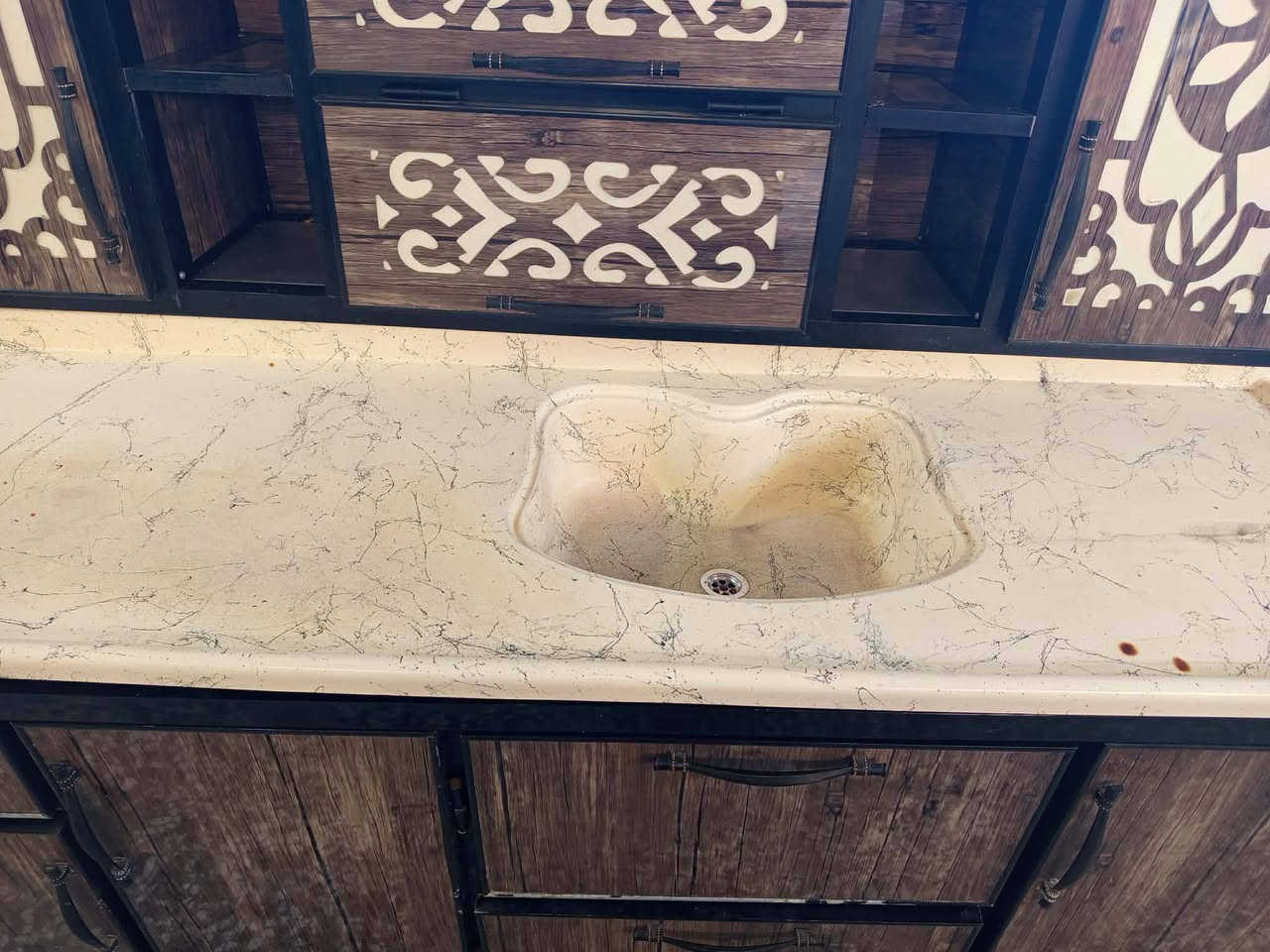 كاونتر تزكام مترين نضيف جدا مثل ماموضح بالصورة ب350 بي مجال حك جية+ميز طعام ثقيل جدا عرضة تسعين طولة مترين مرمر ويا 5كراسي ب200وبي مجال..كوفة.حي نيسان قرب جسر الامام علي


**إذا كنت صاحب هذا الإعلان وتريد حذفه لأي سبب، رجاءا أرسل رسالة إلى الدعم الفني**